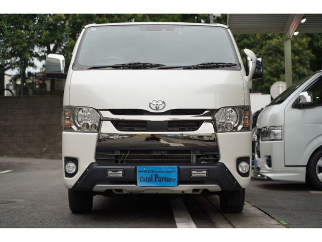HIACE van 4WD