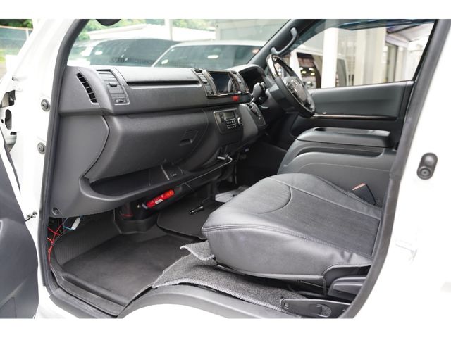 HIACE van 4WD