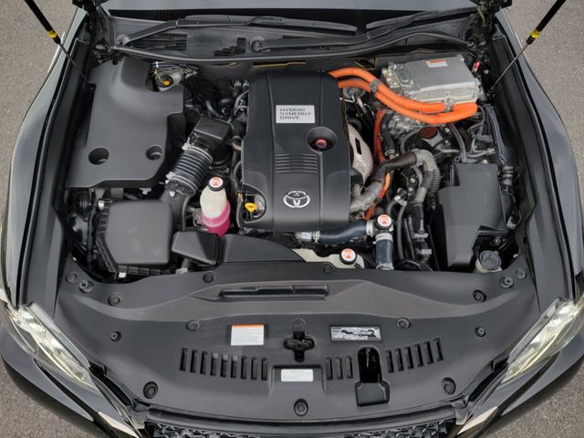 CROWN sedan hybrid