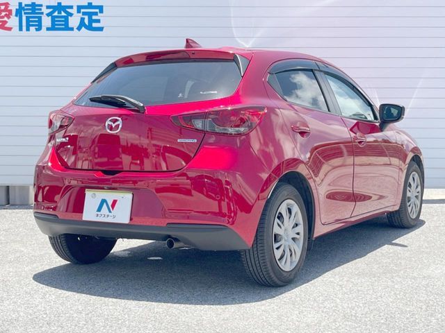 MAZDA2