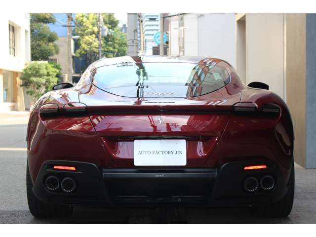 FERRARI Roma