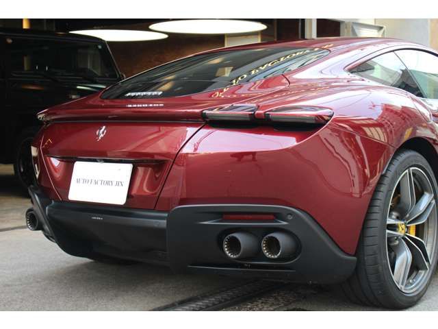 FERRARI Roma