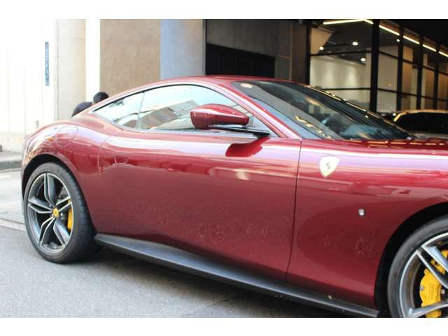 FERRARI Roma