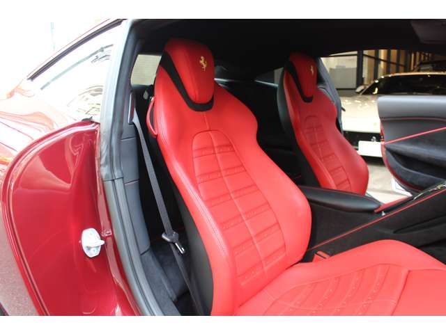 FERRARI Roma