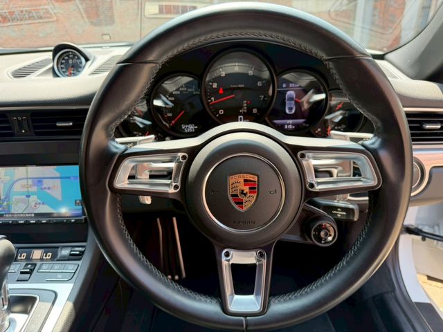 PORSCHE 911