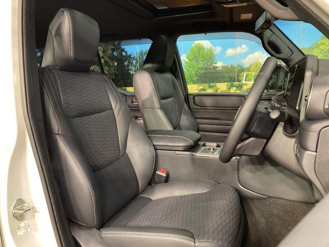 LANDCRUISER 250