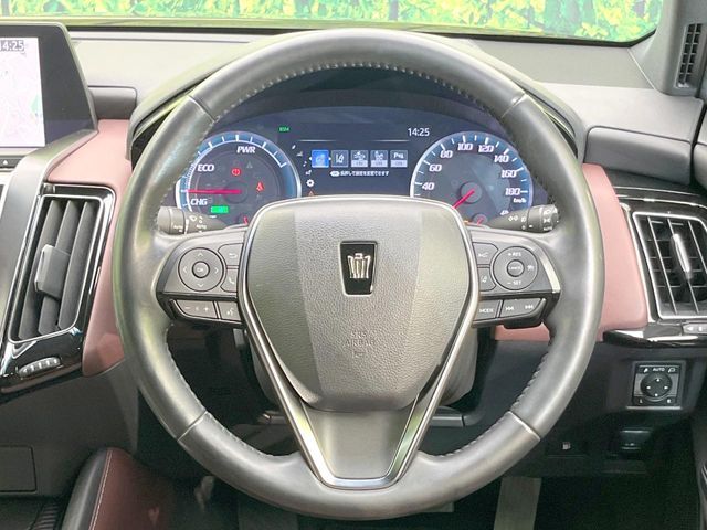 CROWN sedan hybrid