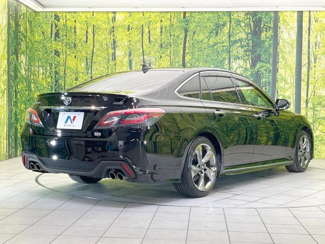 CROWN sedan hybrid