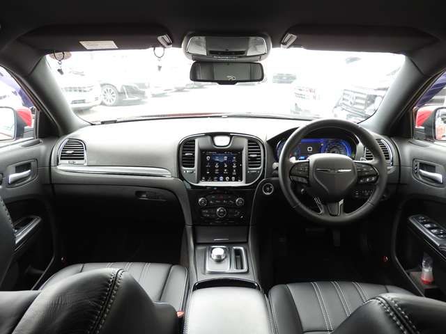 CHRYSLER 300