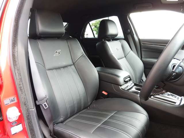 CHRYSLER 300