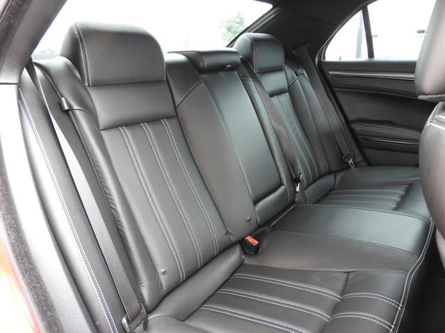 CHRYSLER 300
