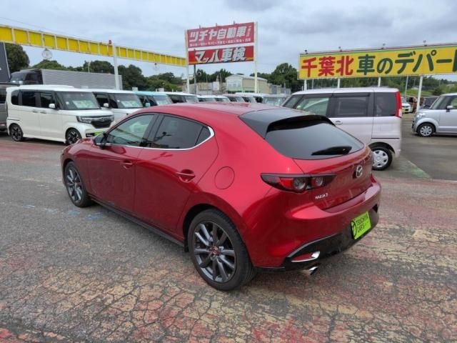 MAZDA3 FASTBACK