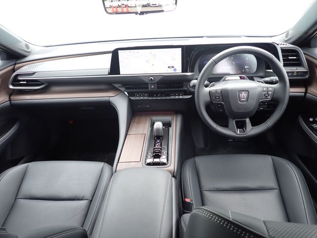 CROWN sedan hybrid
