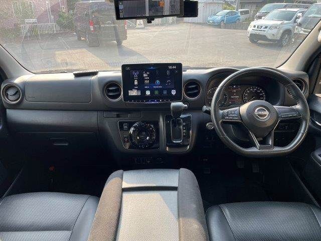 CARAVAN van 4WD