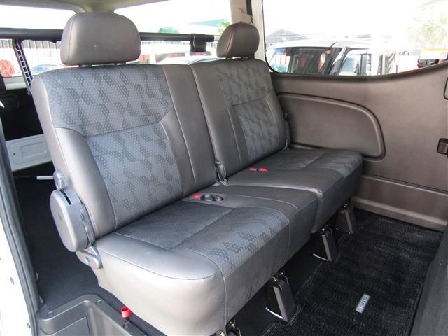 CARAVAN van 2WD