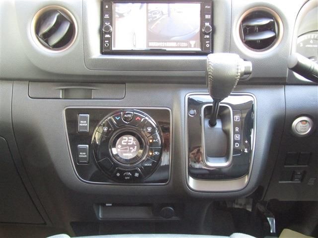 CARAVAN van 2WD