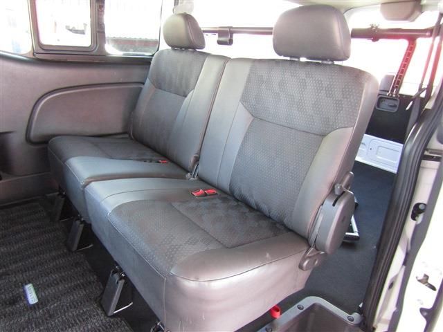 CARAVAN van 2WD