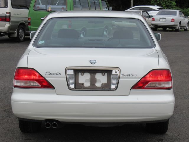 CEDRIC hardtop