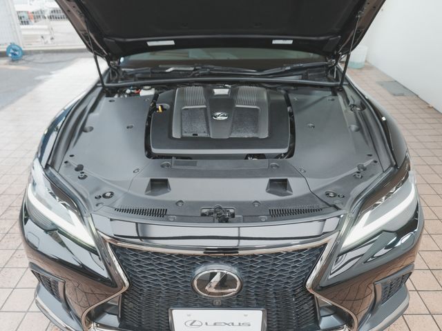 LEXUS LS500 4WD