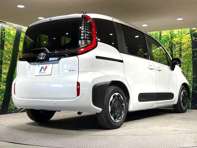 SIENTA HYBRID