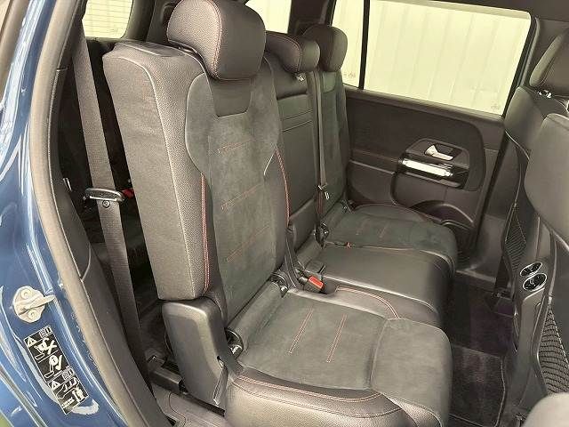 MERCEDES BENZ GLB
