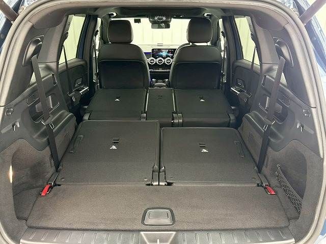 MERCEDES BENZ GLB