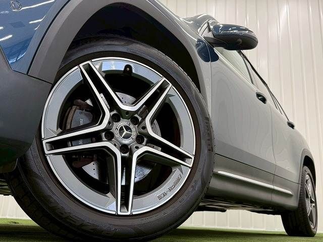MERCEDES BENZ GLB