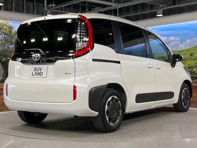 SIENTA HYBRID