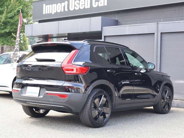 VOLVO EX40