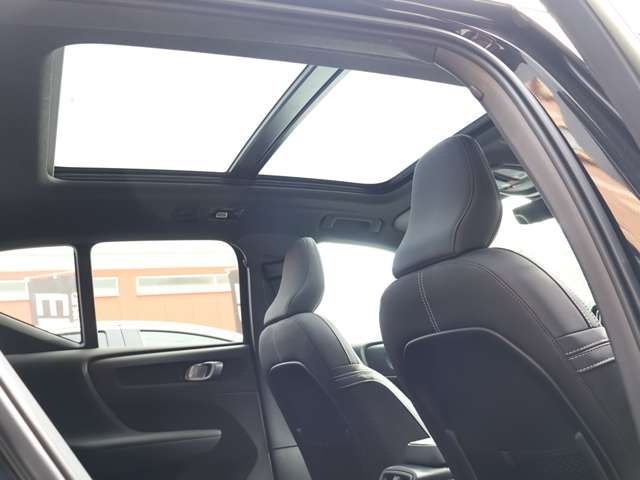 VOLVO EX40