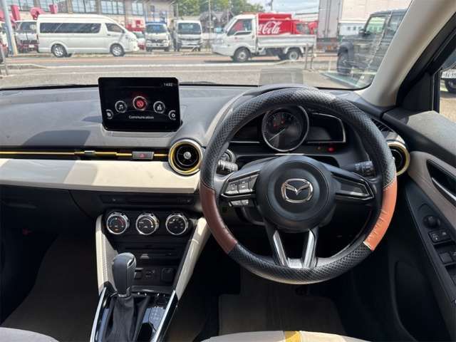 MAZDA2