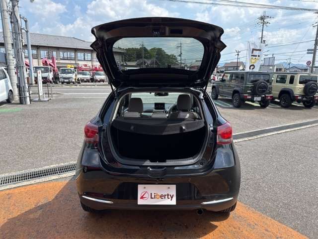 MAZDA2