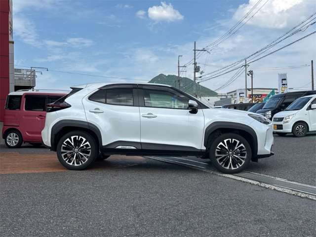 YARIS CROSS
