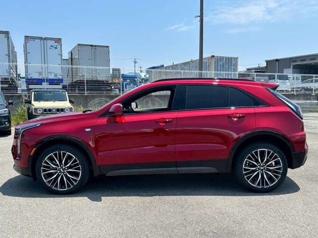 CADILLAC XT4