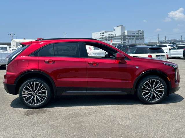 CADILLAC XT4