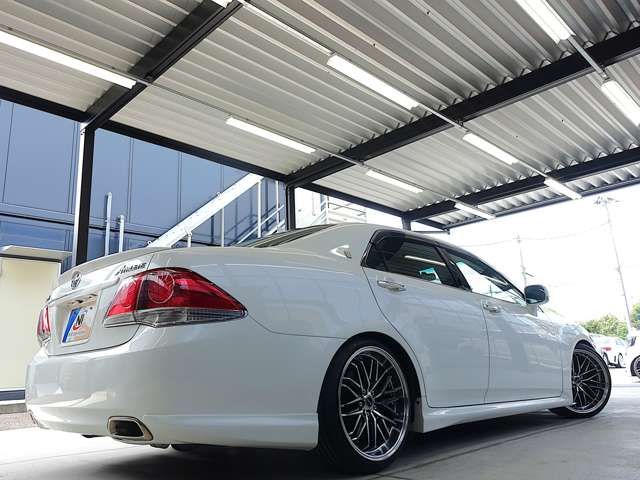 CROWN sedan