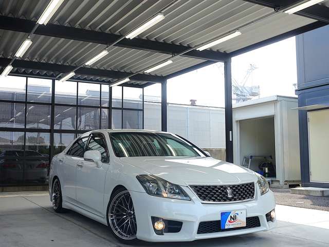 CROWN sedan
