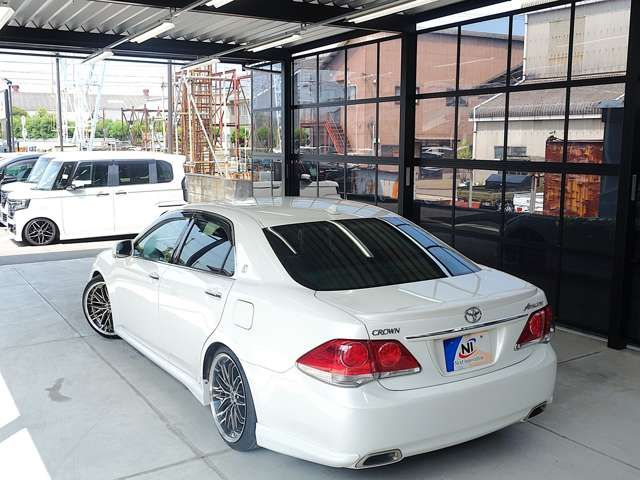 CROWN sedan