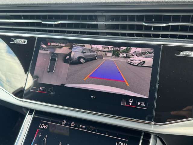 AUDI  Q7