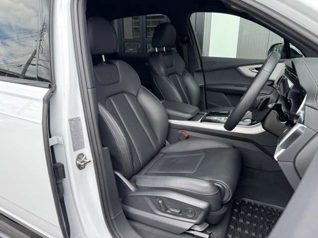 AUDI  Q7
