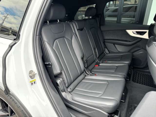 AUDI  Q7