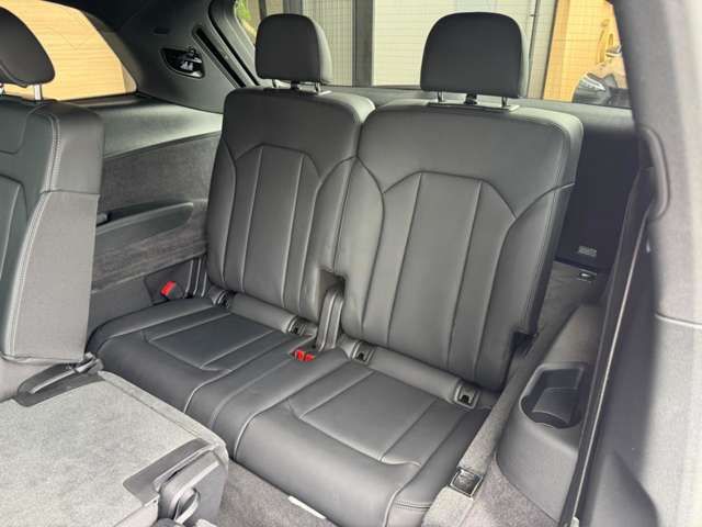 AUDI  Q7