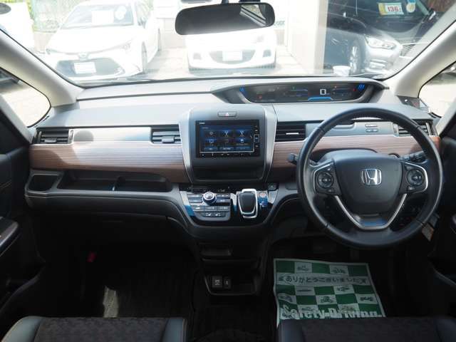 FREED HYBRID 4WD