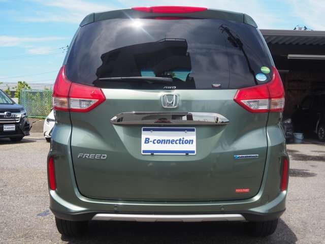 FREED HYBRID 4WD