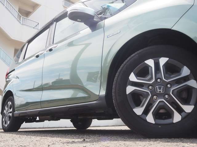FREED HYBRID 4WD
