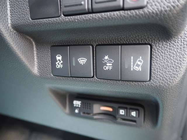 FREED HYBRID 4WD