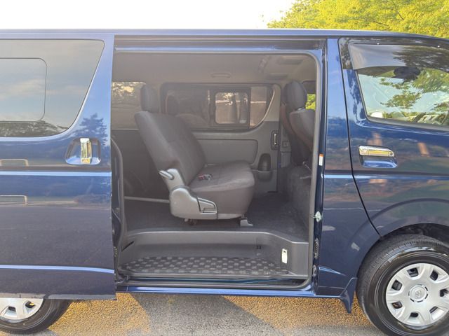 HIACE van 4WD