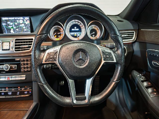 MERCEDES BENZ E class sedan