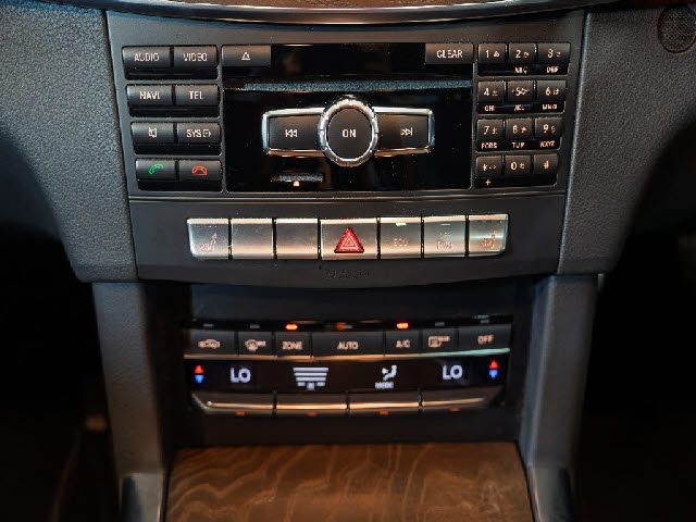 MERCEDES BENZ E class sedan