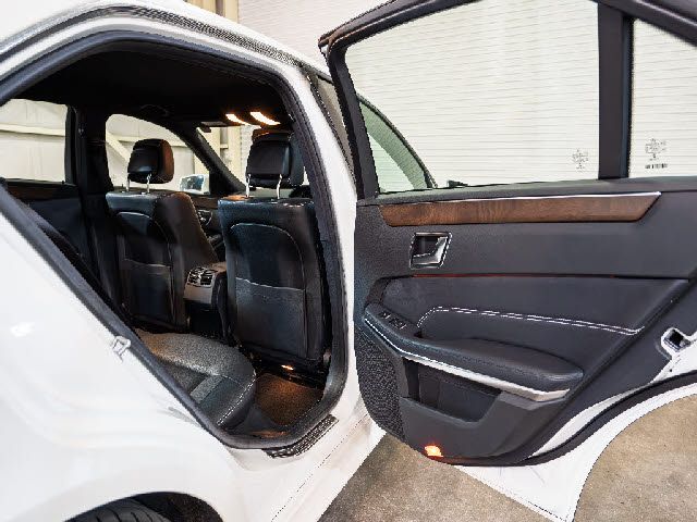 MERCEDES BENZ E class sedan